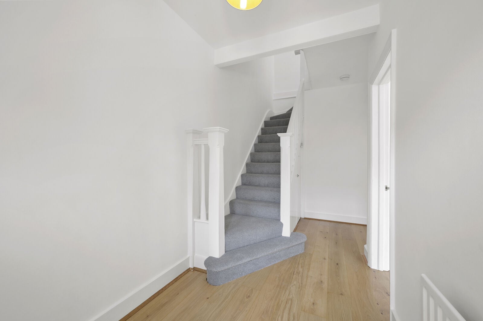 House Cannon Close in Greater London