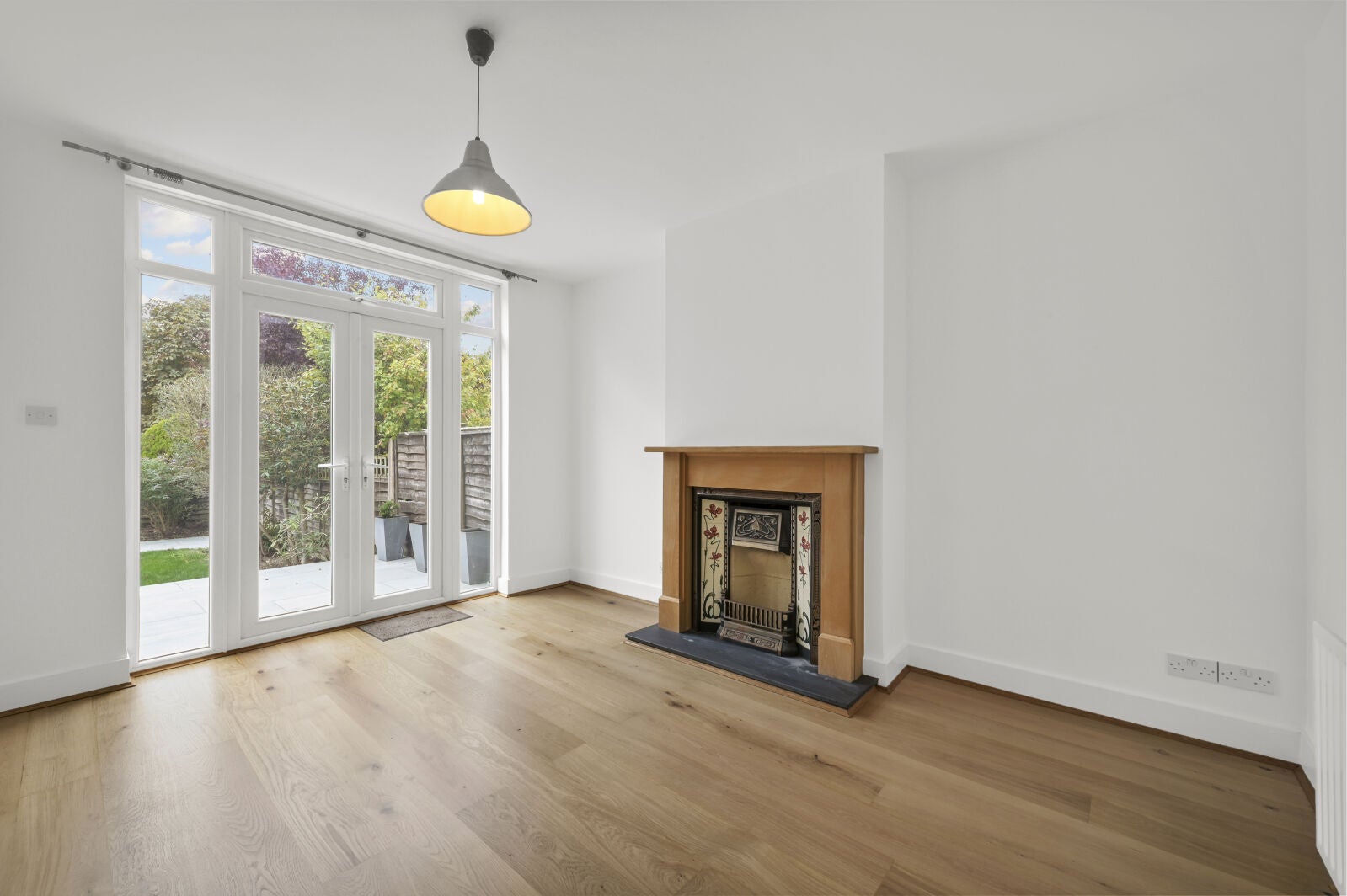 House Cannon Close in Greater London
