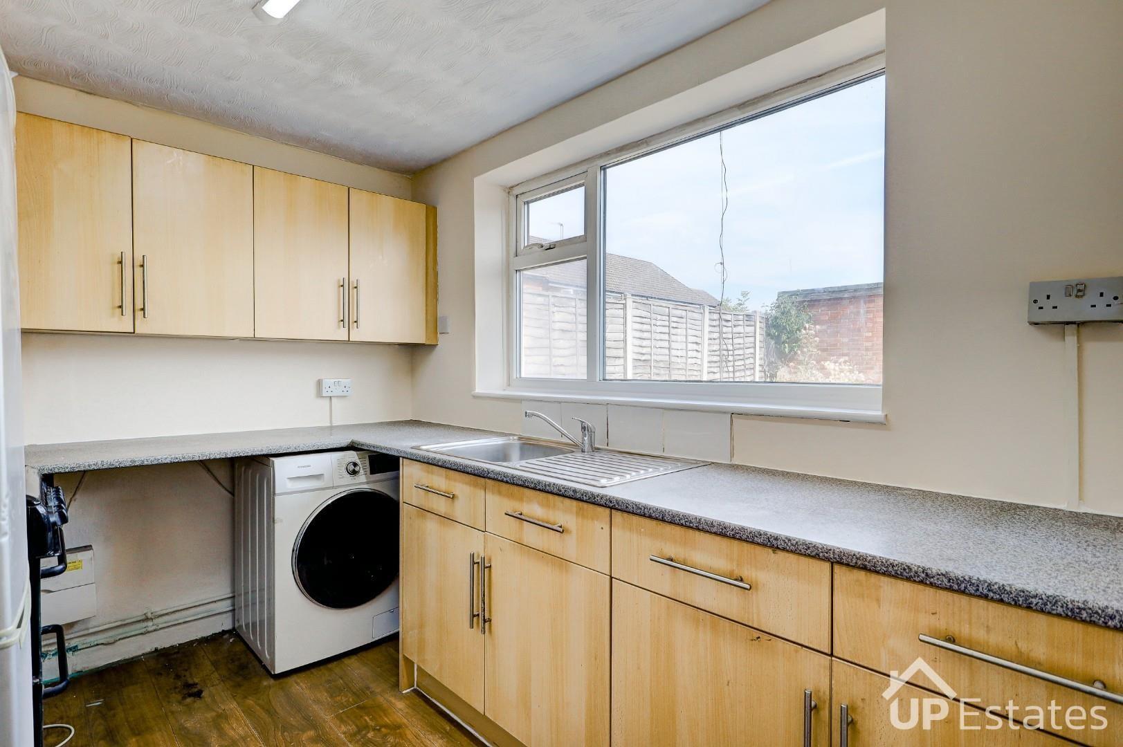 Flat Linnet Close in Coventry