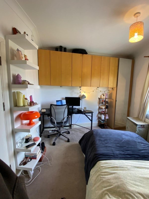 Room Mulberry Close in Greater London