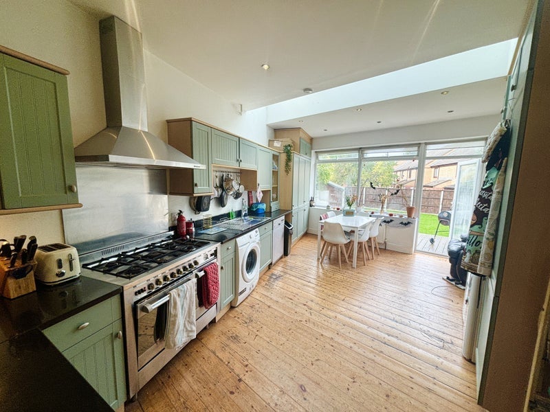 Room Mulberry Close in Greater London