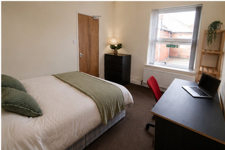 Room Cloister Street in Nottingham