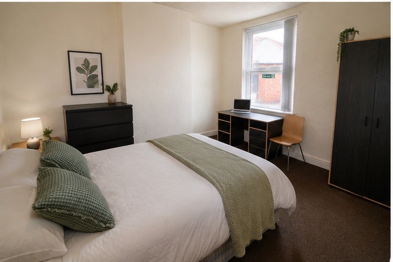 Room Cloister Street in Nottingham