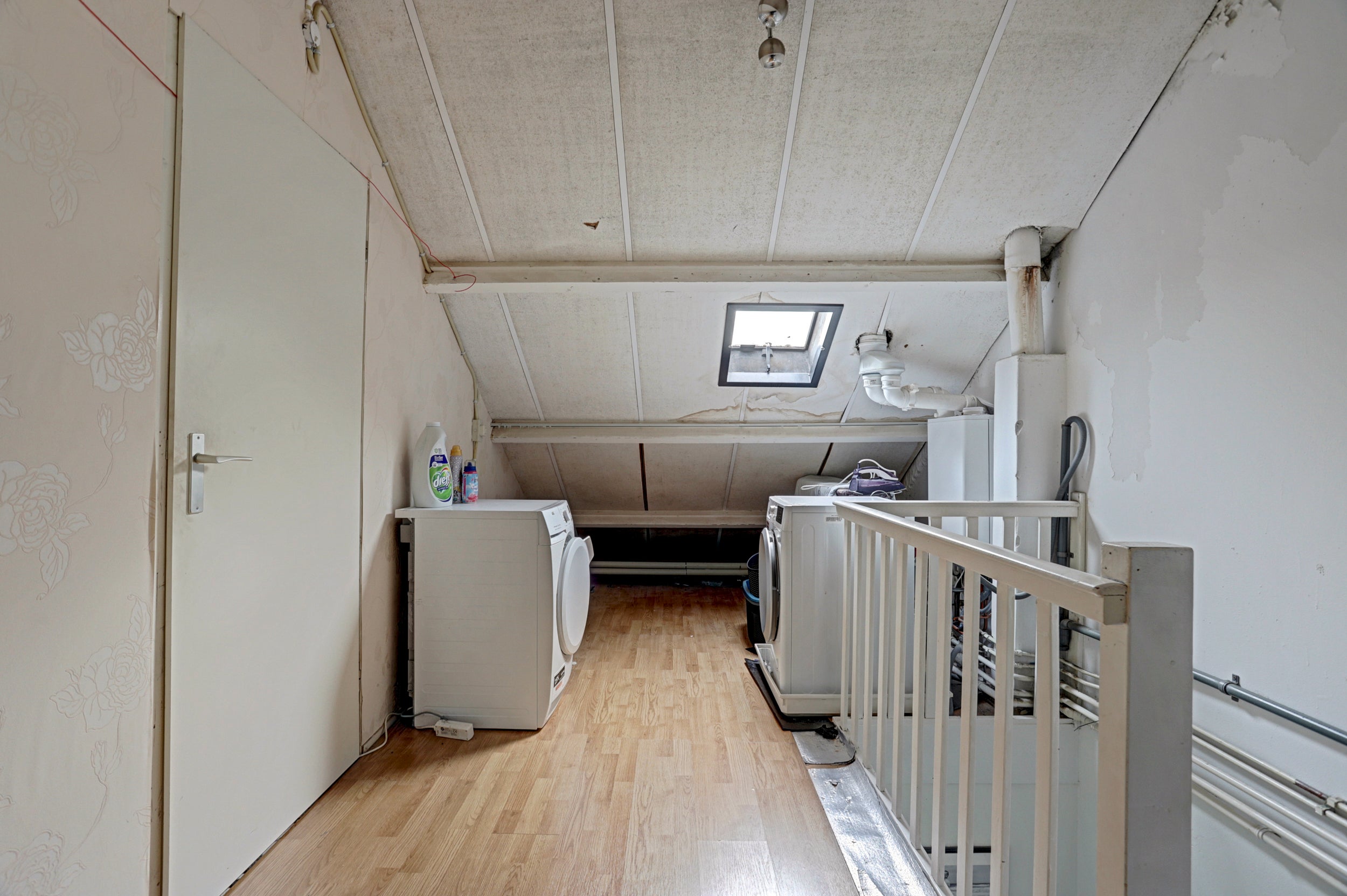 Tussenwoning te koop: van de Spiegelstraat 19, Zwijndrecht
