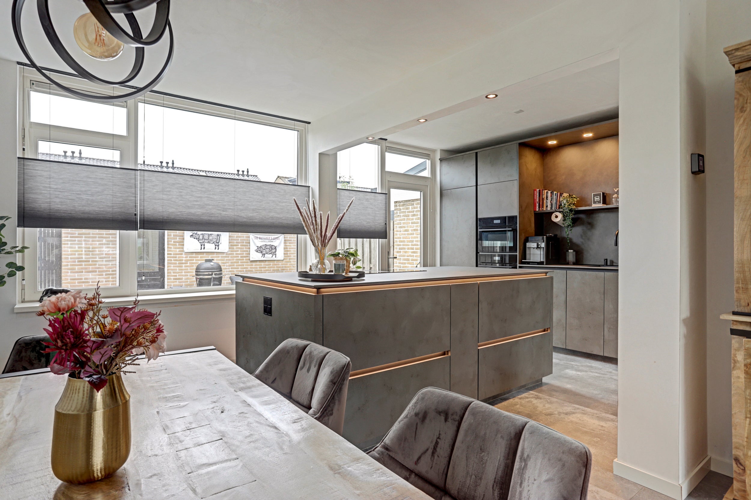Tussenwoning te koop: van de Spiegelstraat 19, Zwijndrecht