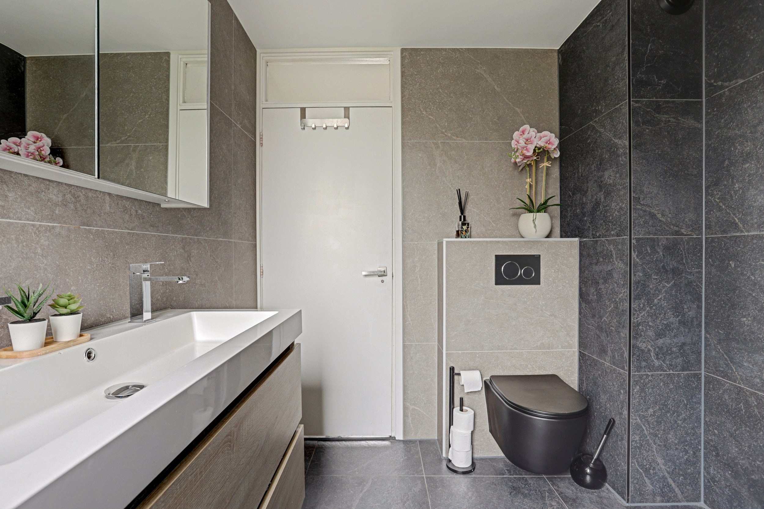 Tussenwoning te koop: van de Spiegelstraat 19, Zwijndrecht