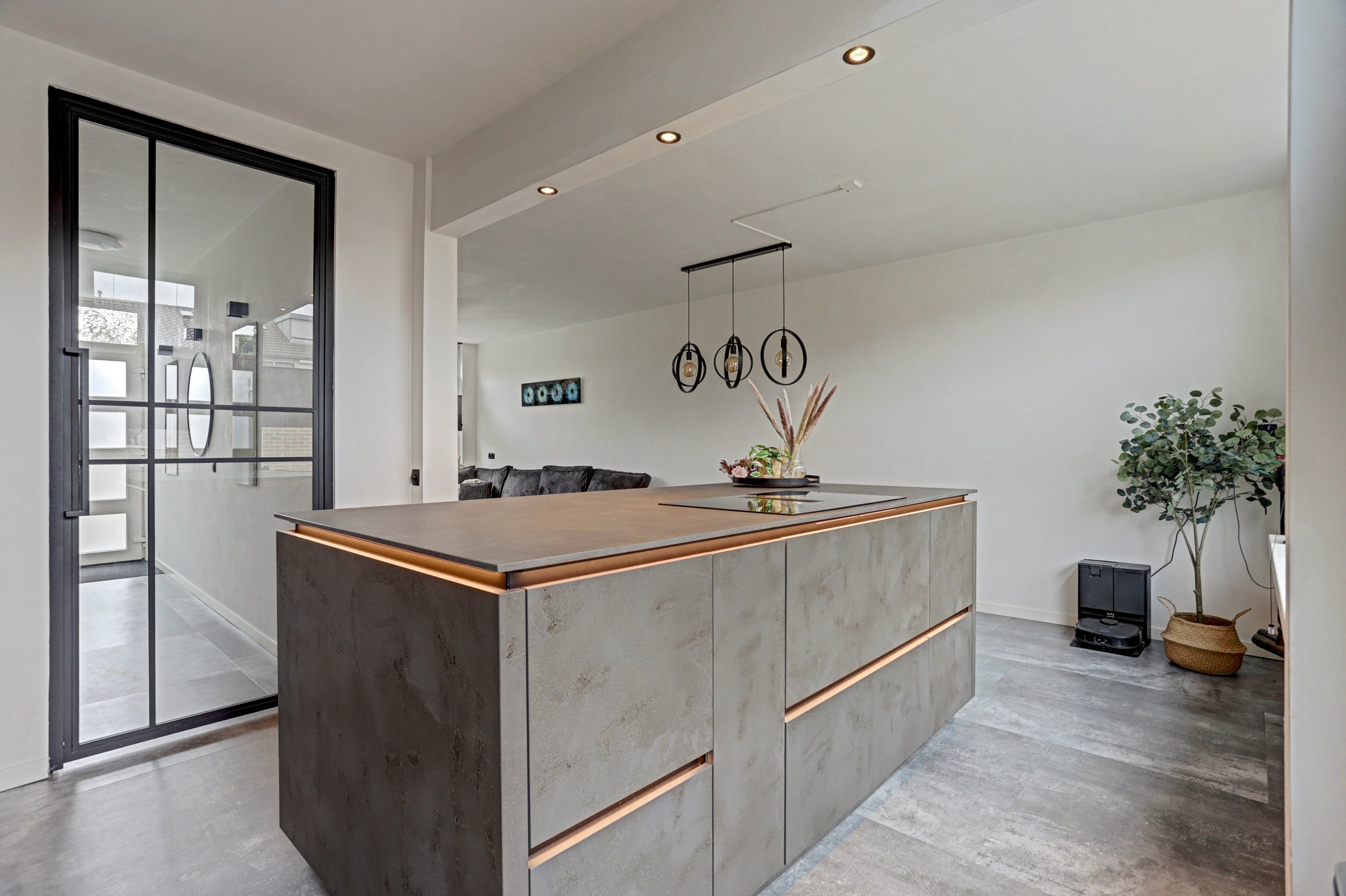 Tussenwoning te koop: van de Spiegelstraat 19, Zwijndrecht