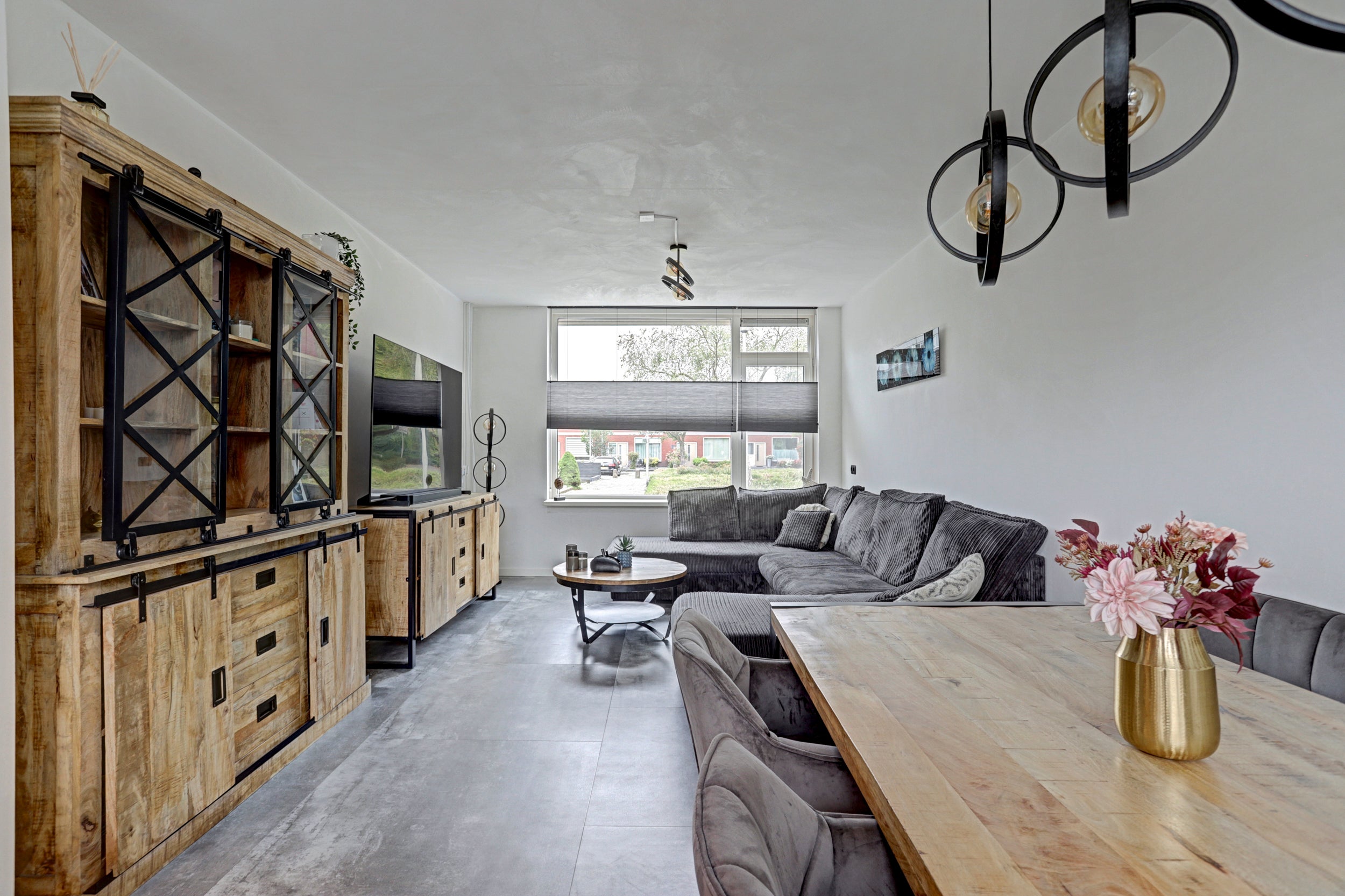 Tussenwoning te koop: van de Spiegelstraat 19, Zwijndrecht