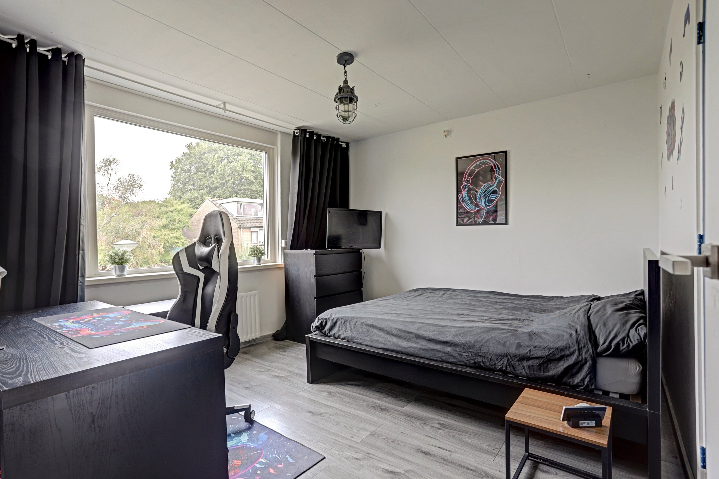 Tussenwoning te koop: van de Spiegelstraat 19, Zwijndrecht