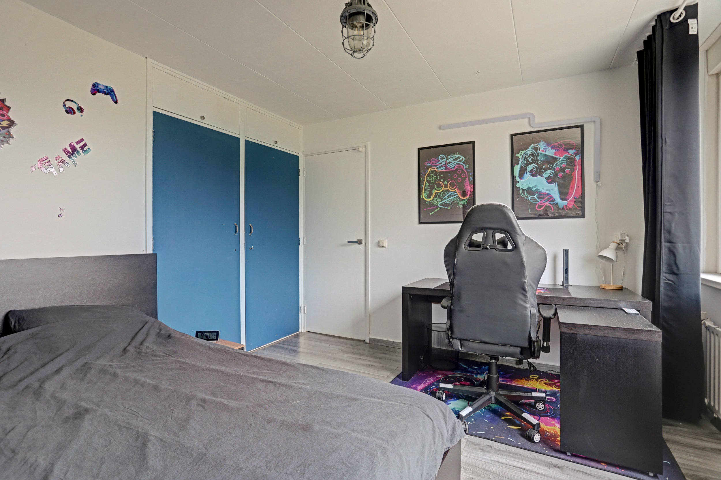 Tussenwoning te koop: van de Spiegelstraat 19, Zwijndrecht