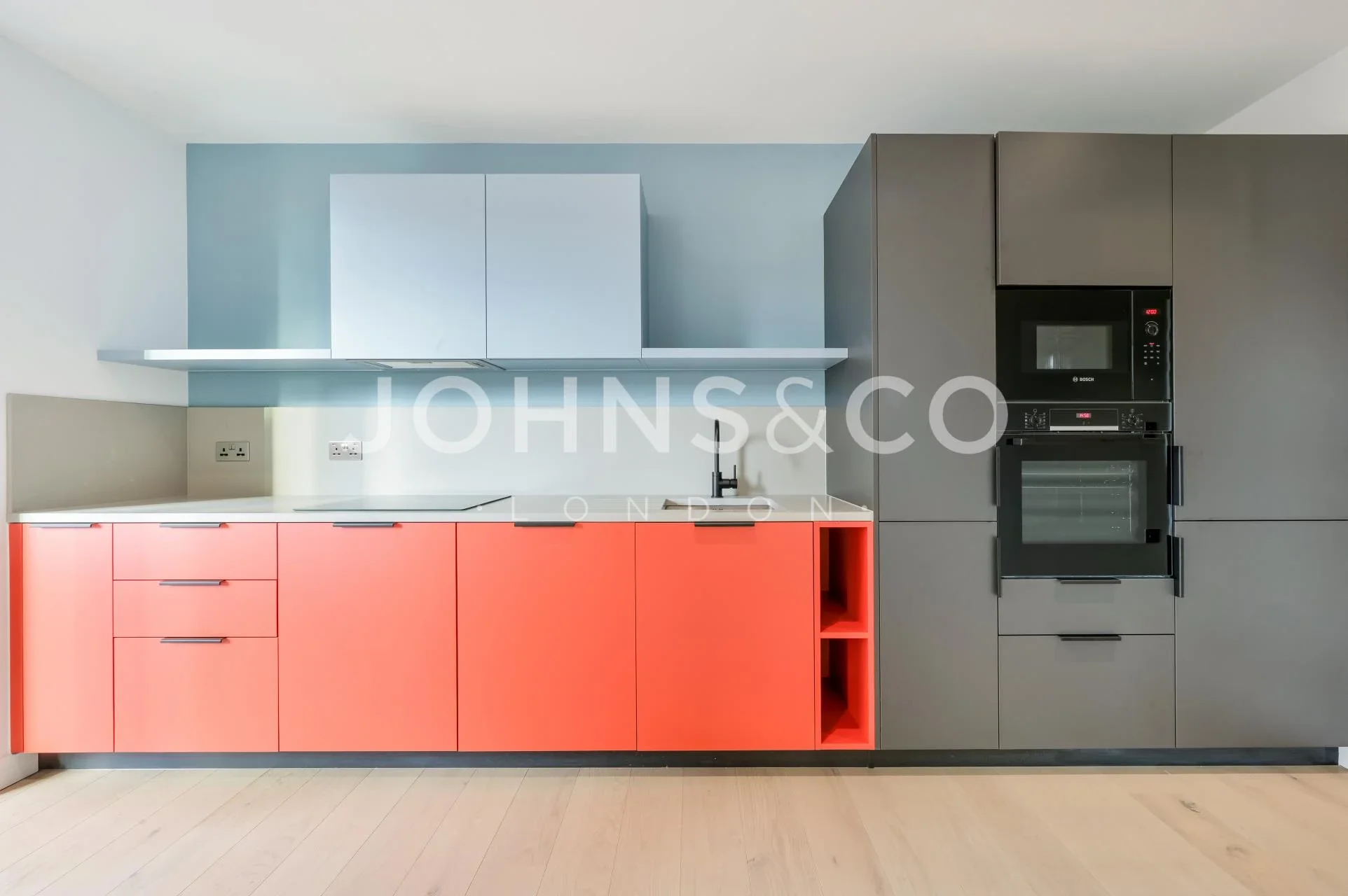 Flat Chandlers Avenue in Greater London