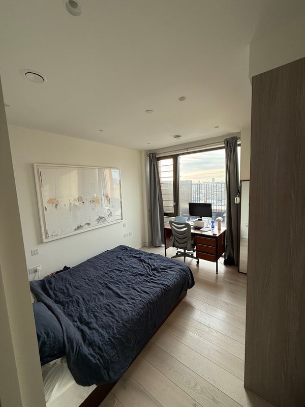 Room City Road in Greater London
