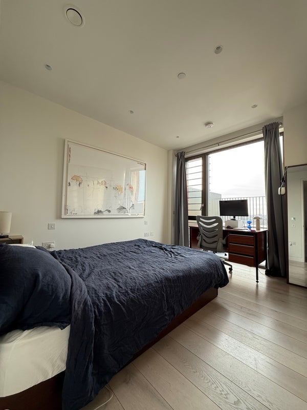 Room City Road in Greater London