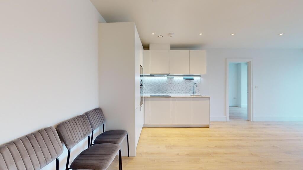 Flat Beverley Way in Greater London