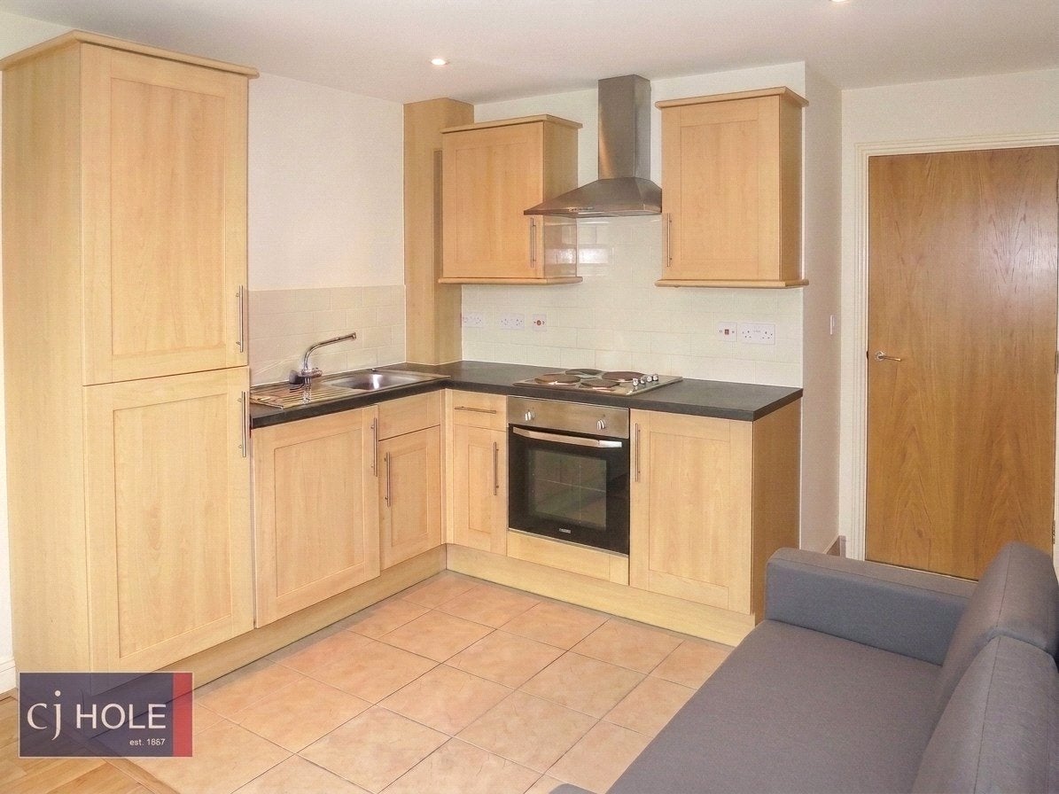 Flat Cinderford Close in Bristol
