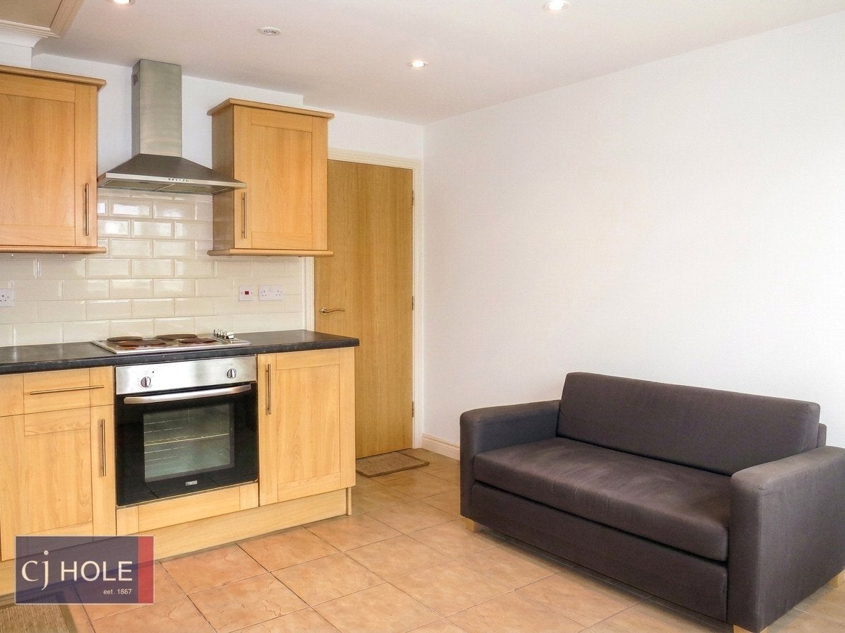 Flat Cinderford Close in Bristol