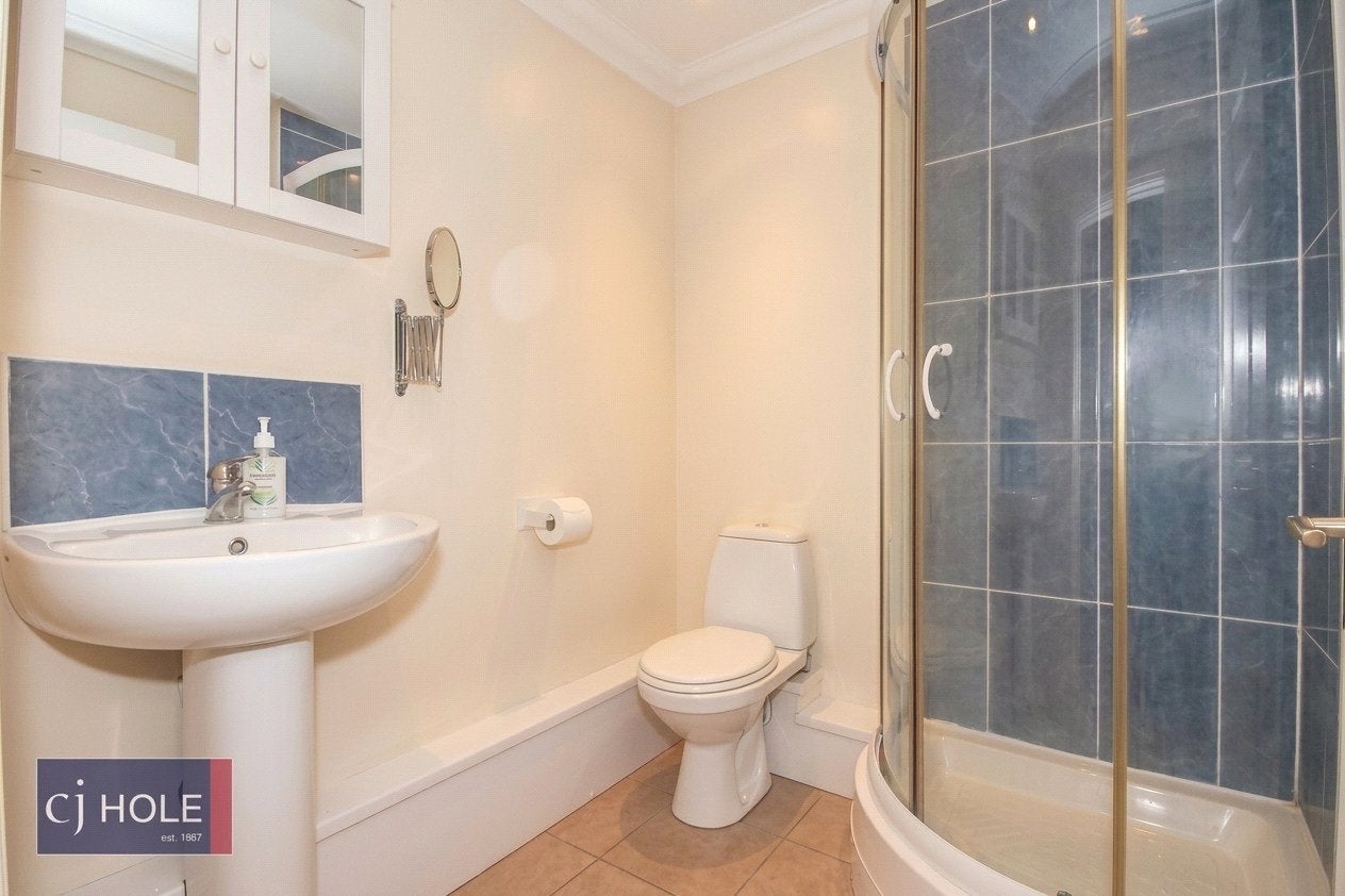 Flat Cinderford Close in Bristol