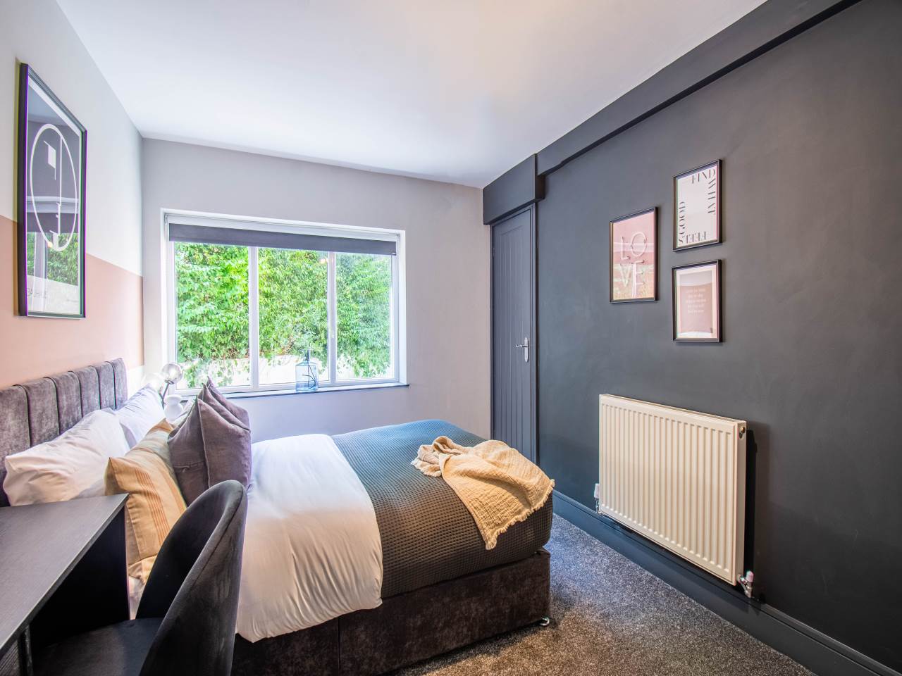 Room Primrose Crescent in Leeds