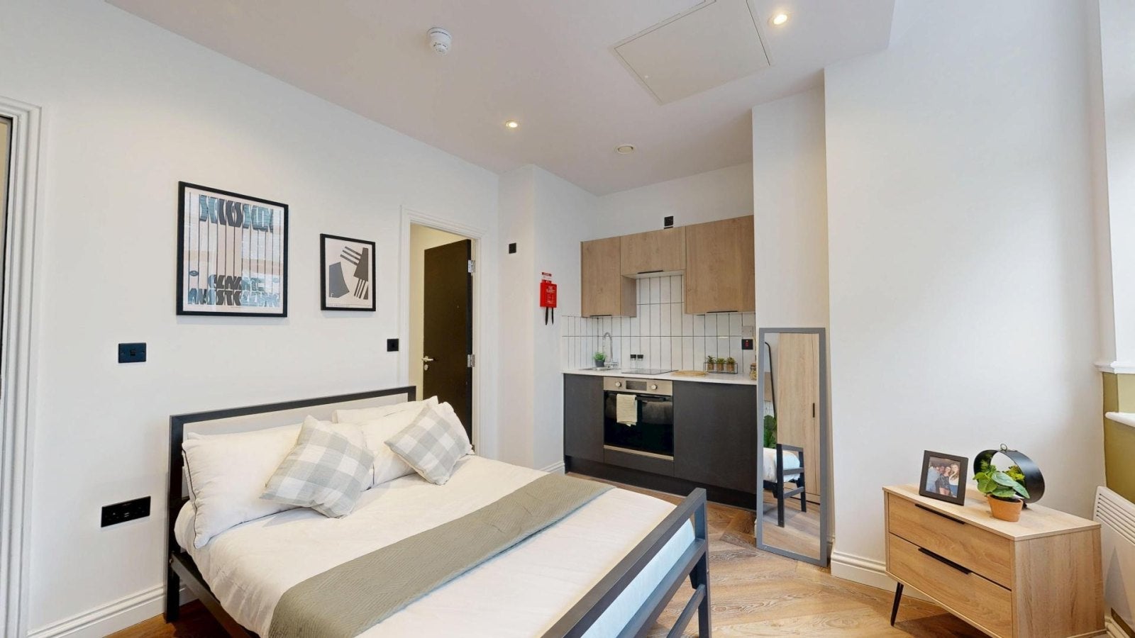 Room Thurloe Street in Manchester