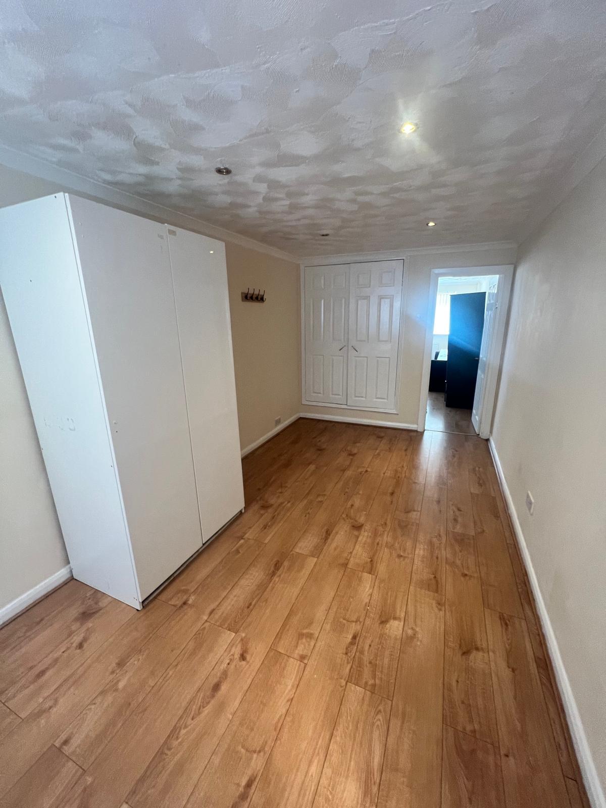 Flat Redmead Road in Greater London