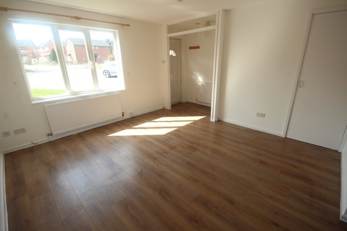 Flat Columbine Close in Huntington