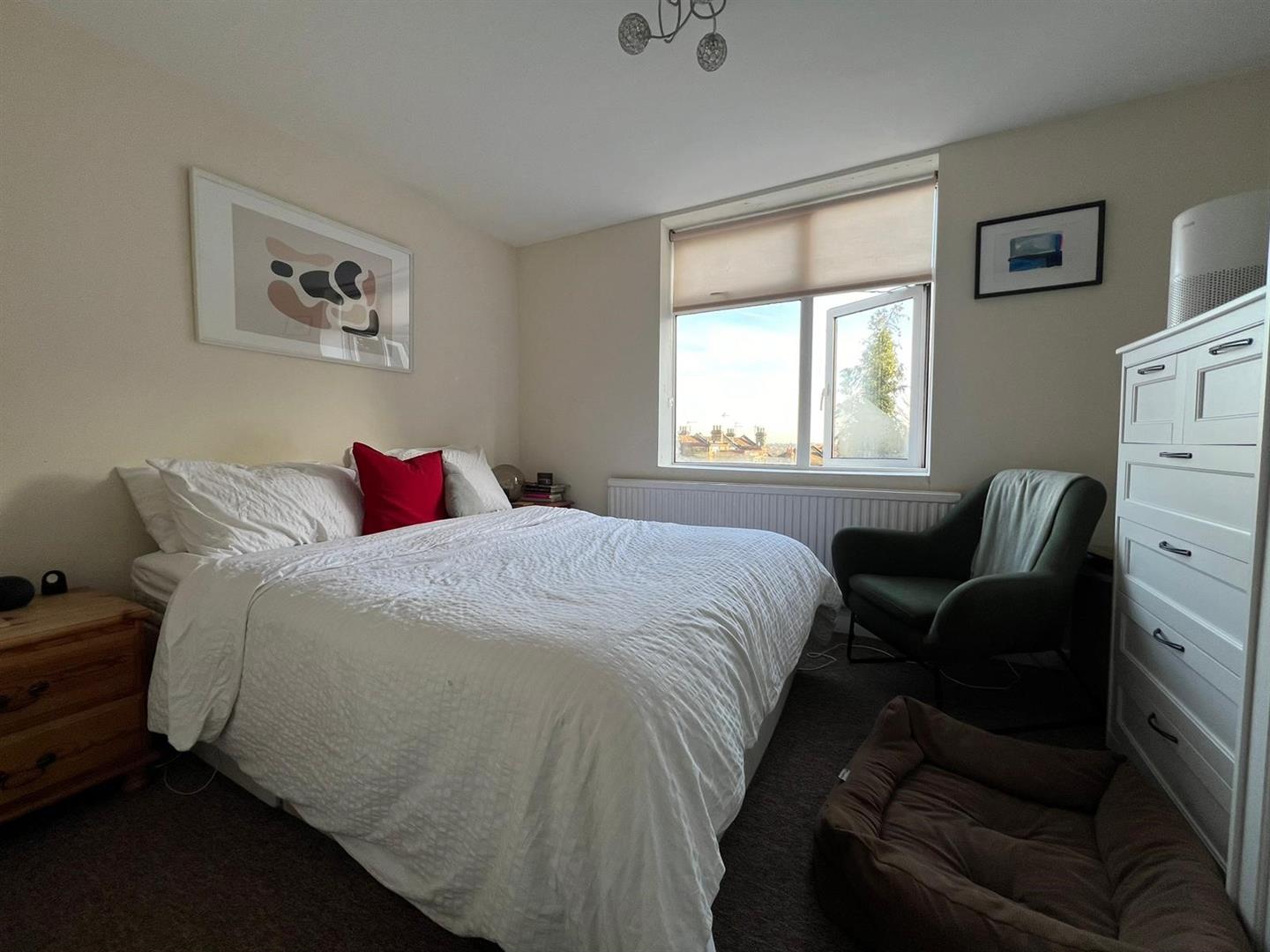 Flat Sunningfields Crescent in Greater London
