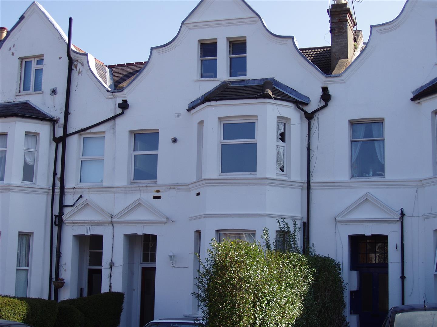 Flat Sunningfields Crescent in Greater London