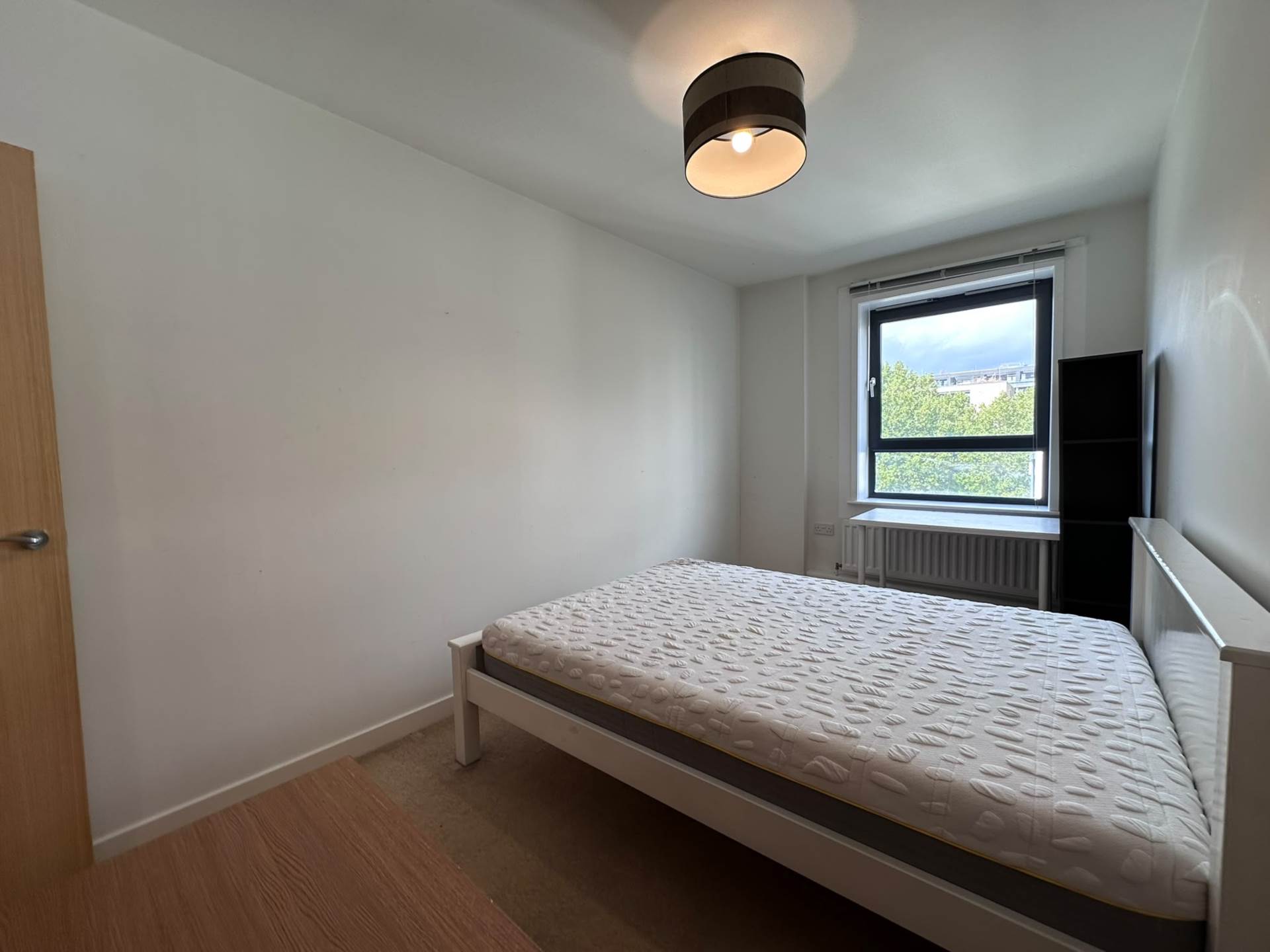 Room Maugham Way in Greater London