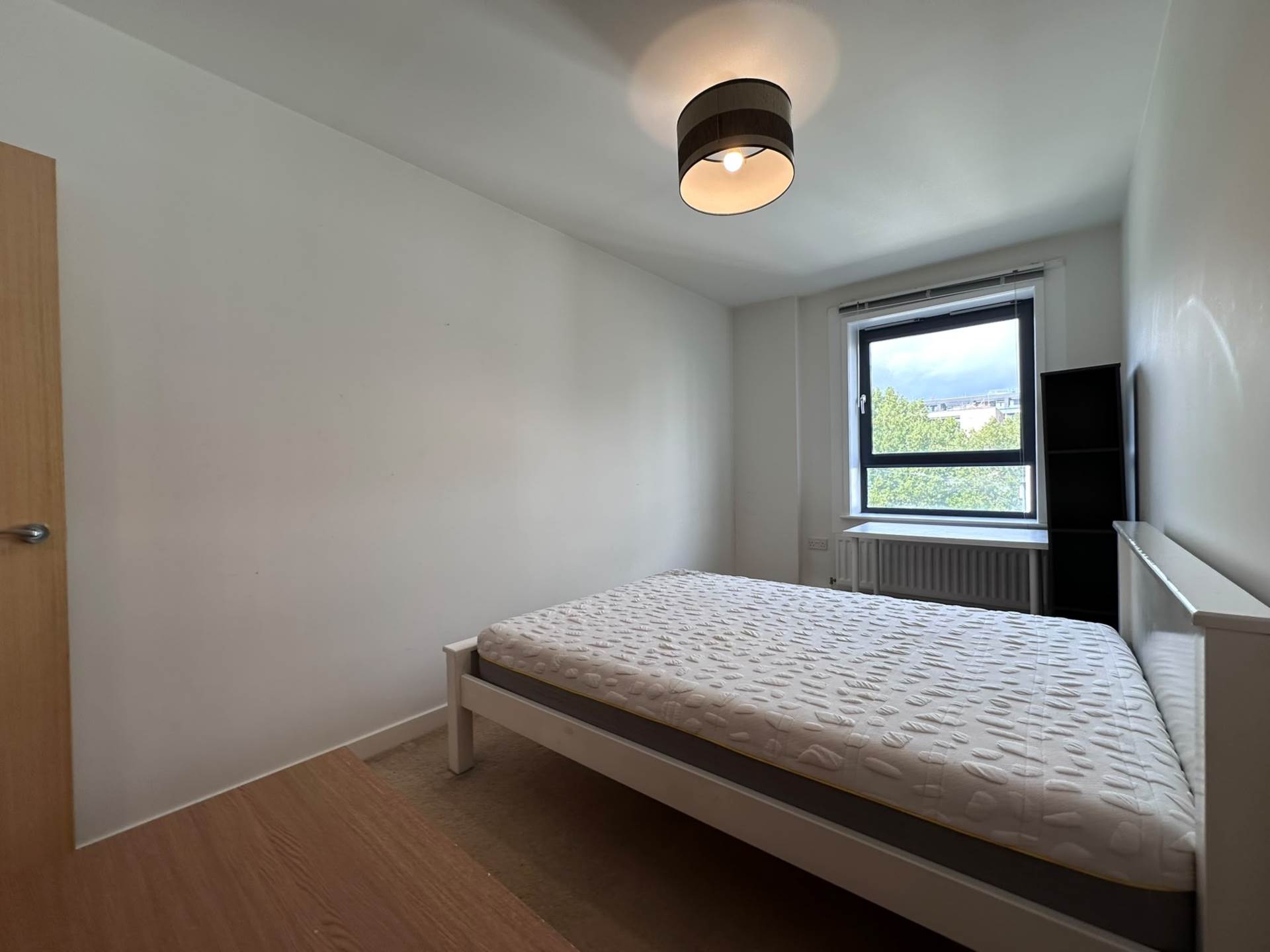 Room Maugham Way in Greater London