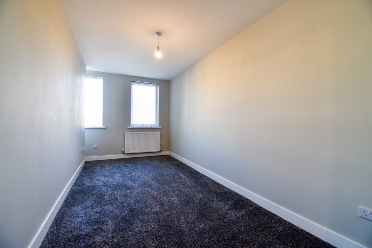 Flat Effingham Square in Rotherham