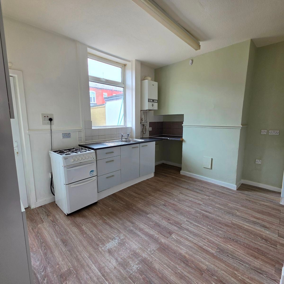 House Cawdor Street in Farnworth
