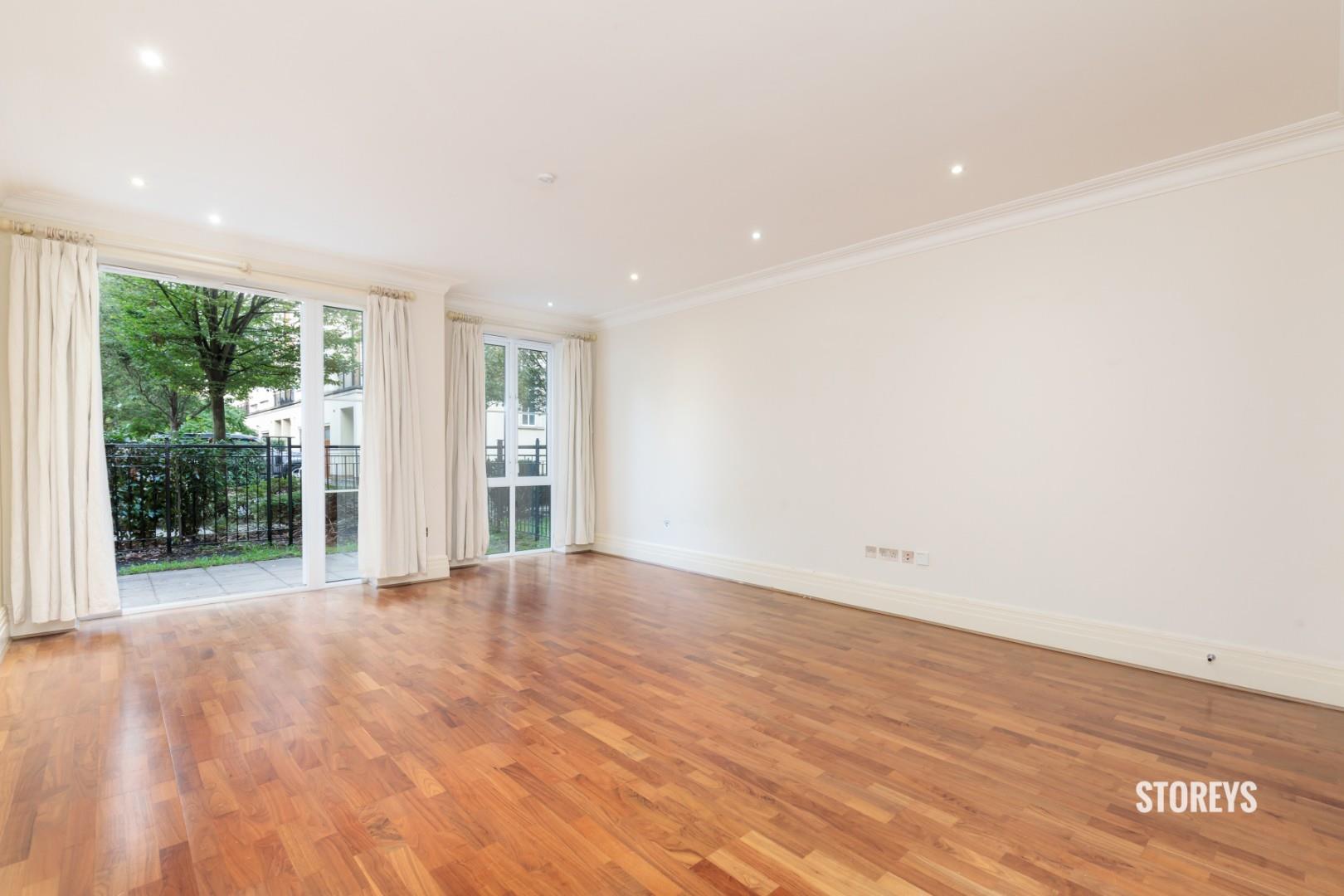 Flat Melliss Avenue in London