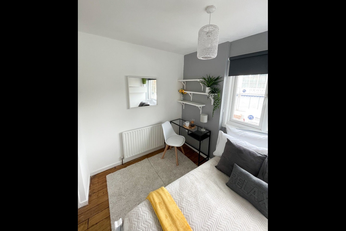 Room Petersfield Rise in Greater London