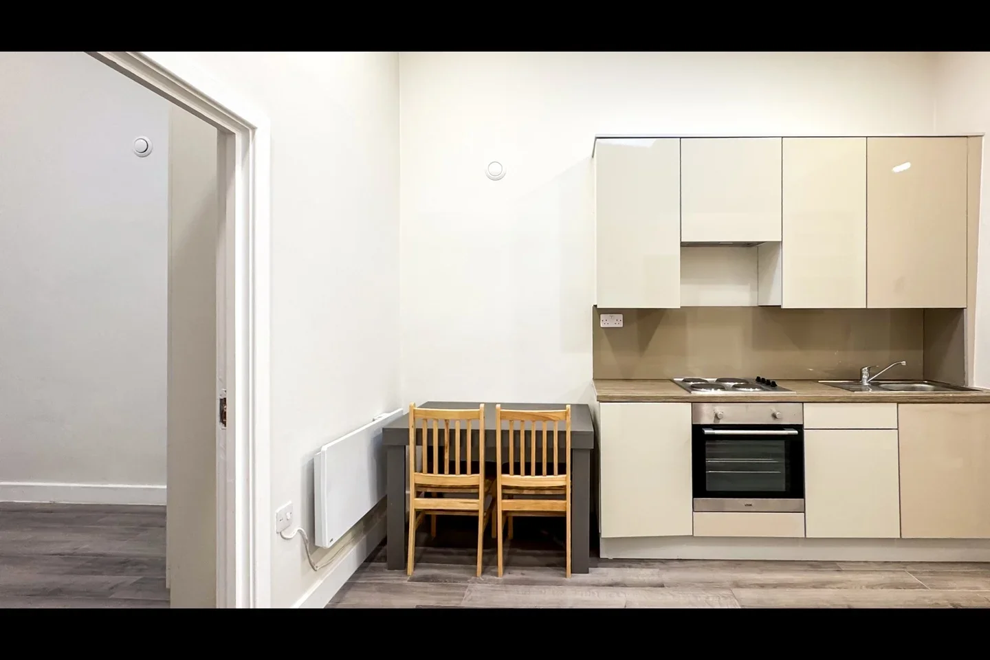 Flat Canonbury Road in Greater London