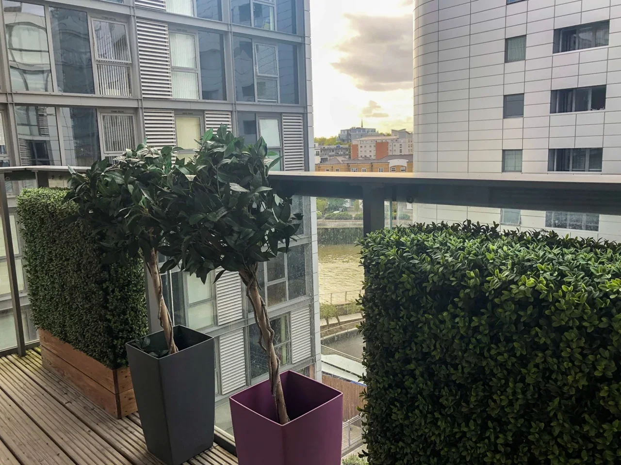 Flat Dowells Street in Greater London