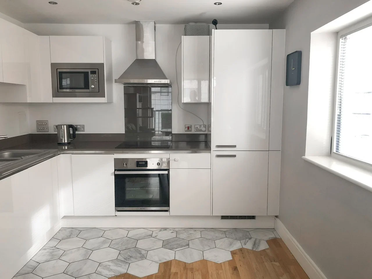 Flat Dowells Street in Greater London