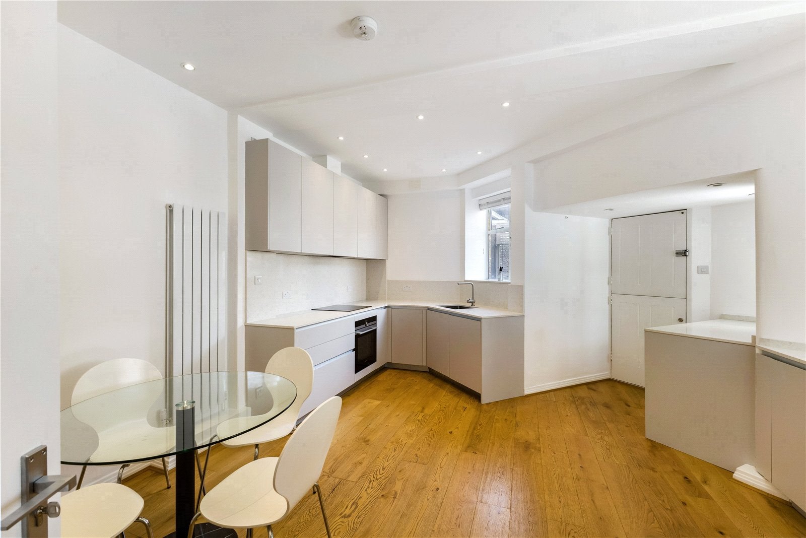 Flat Sloane Street in Greater London