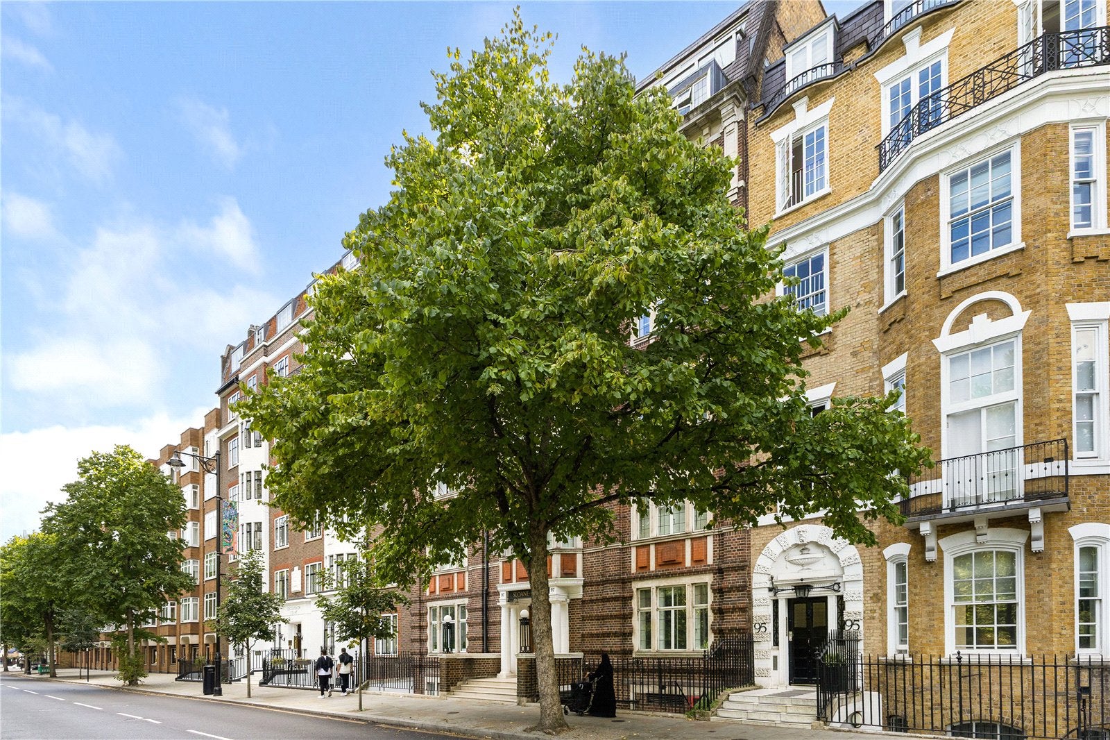 Flat Sloane Street in Greater London