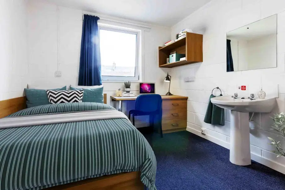 Room St Peter Street in Aberdeen City
