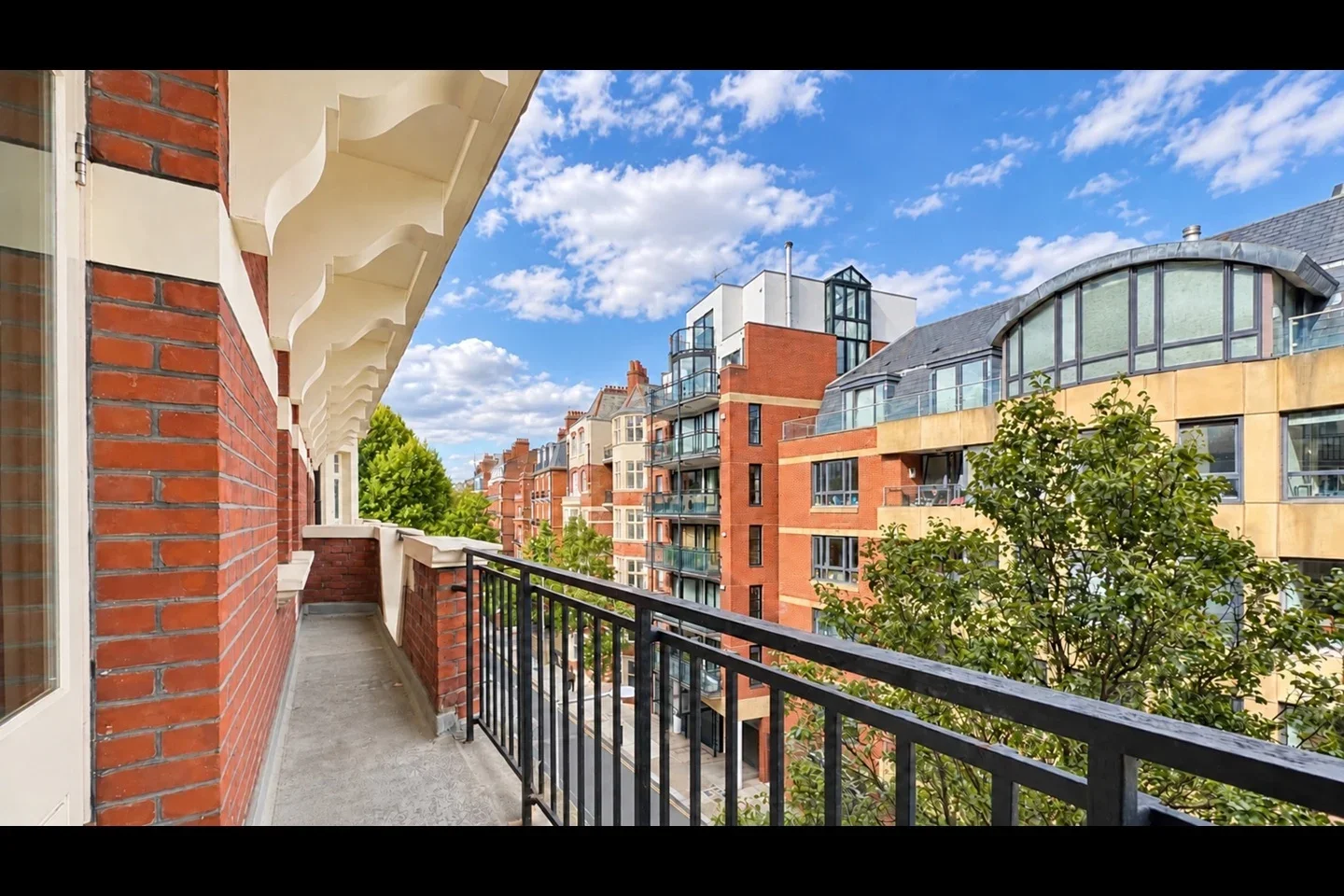 Flat Drayton Gardens in Greater London