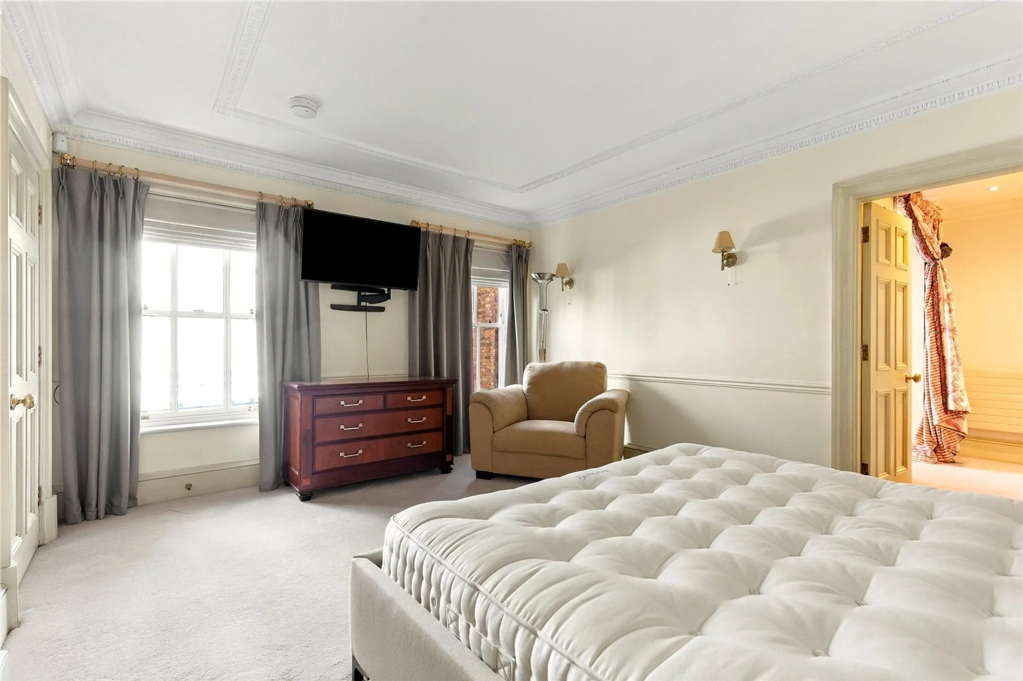 Flat Eaton Square in City of Westminster