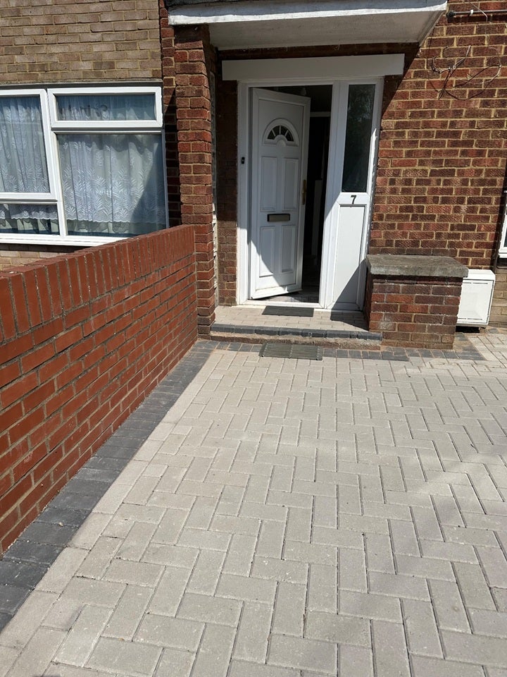 House Sedgemere Road in Greater London