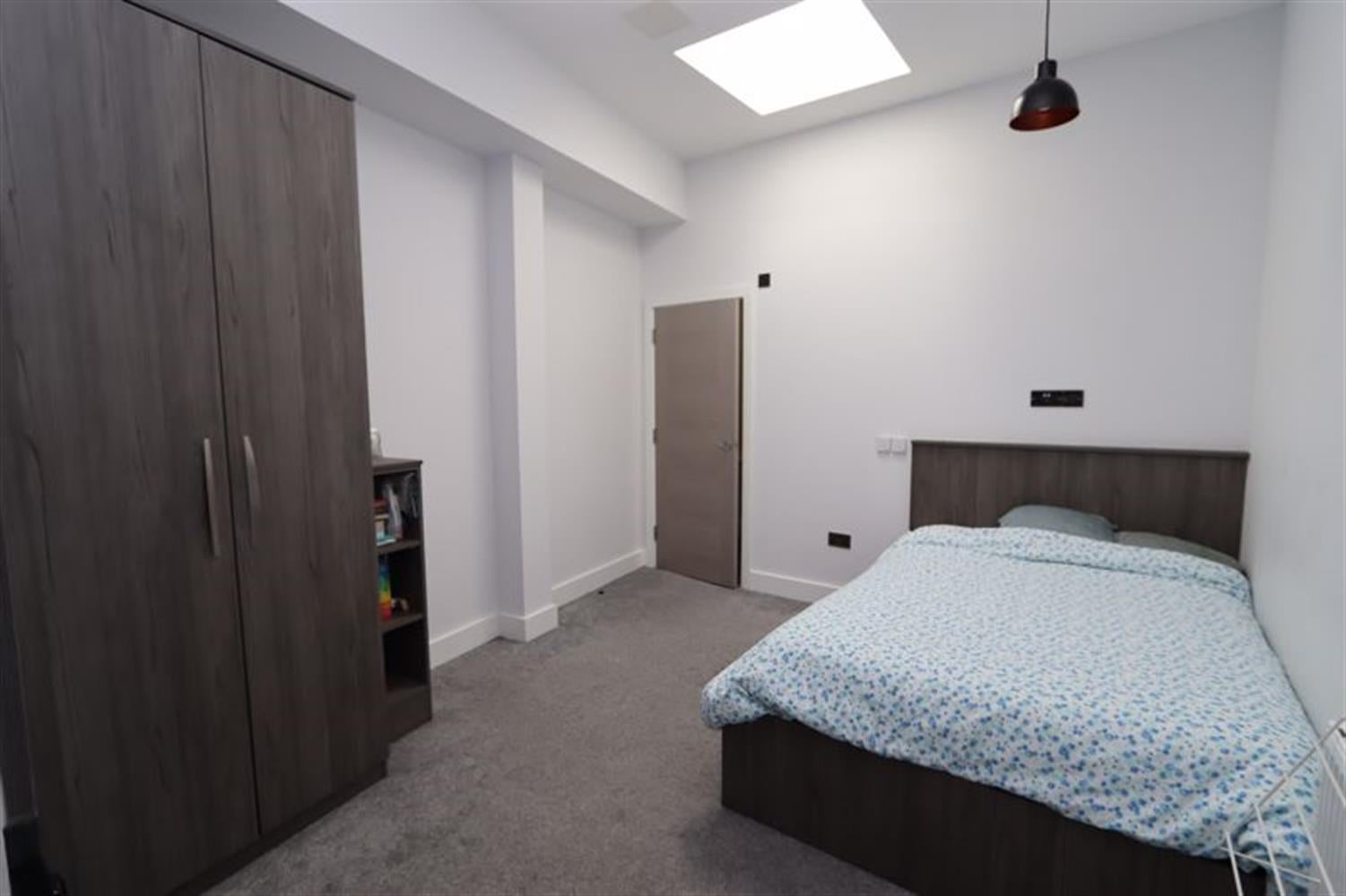 Room Old Church Road in Clevedon