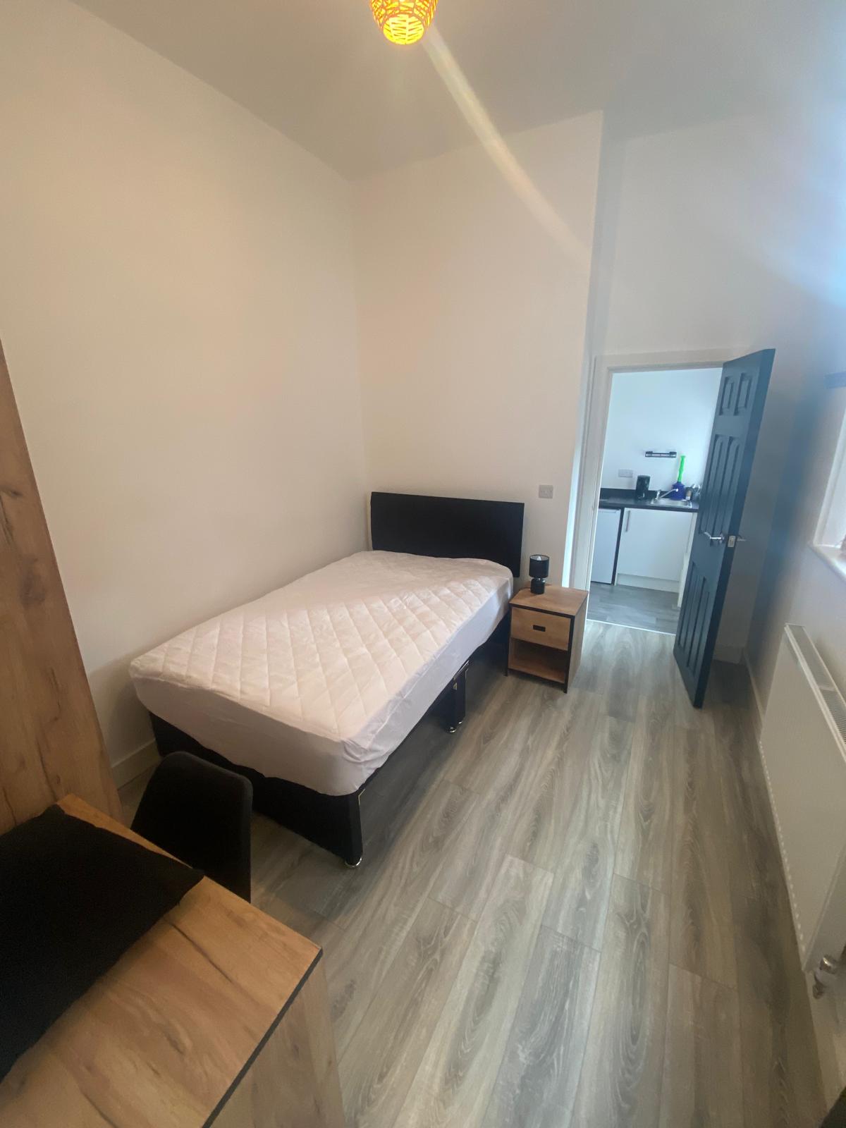 Room Kings Terrace in Stoke-on-Trent