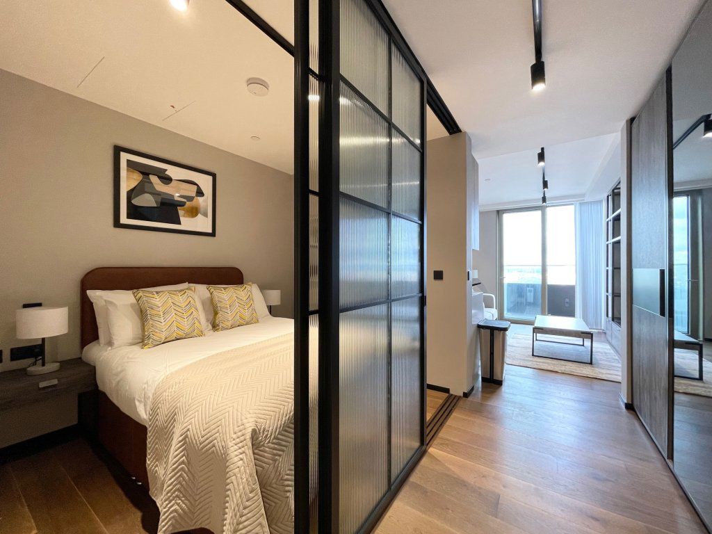 Flat Plough Yard in Greater London
