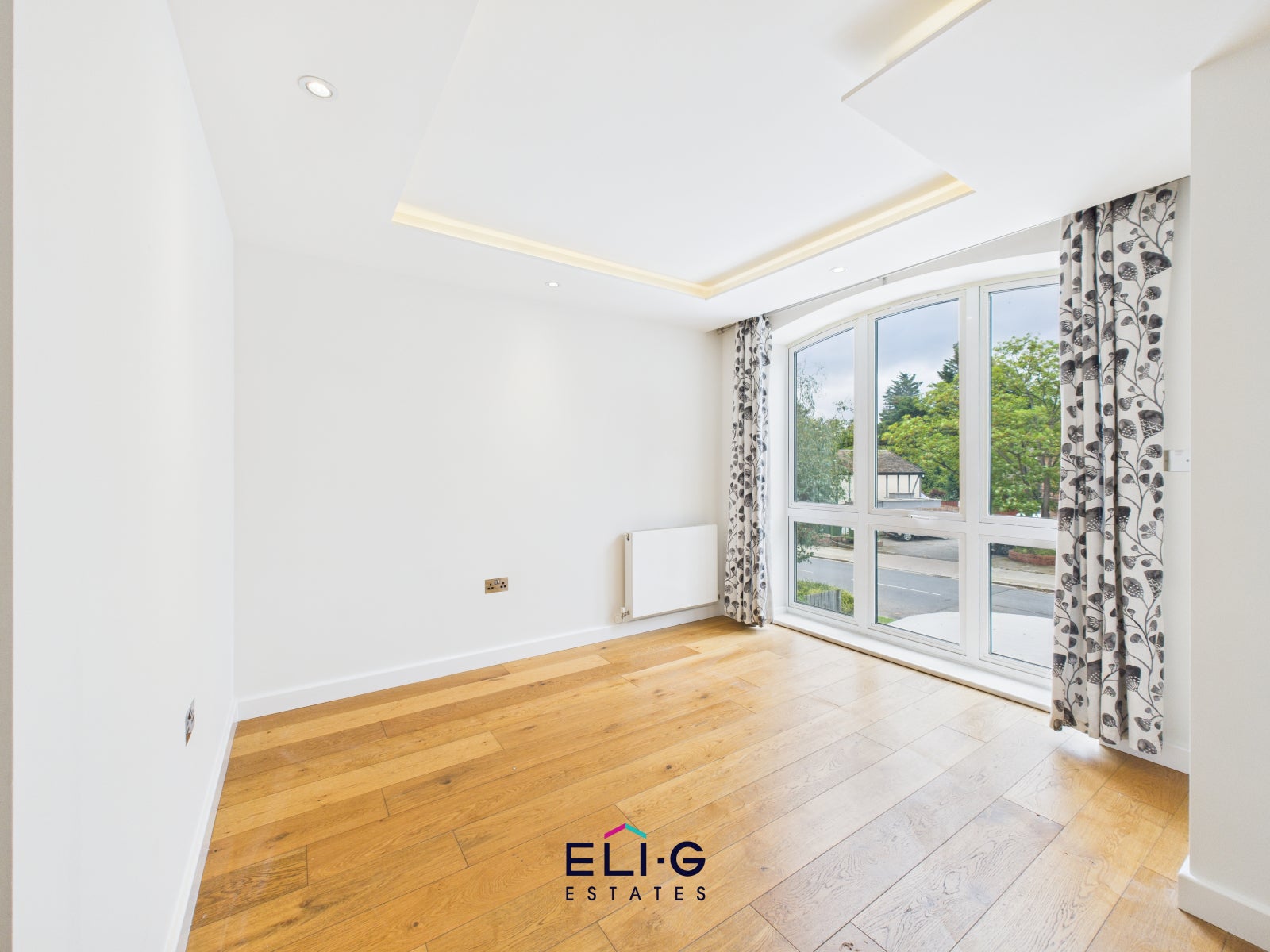 Flat Parson Street in Greater London