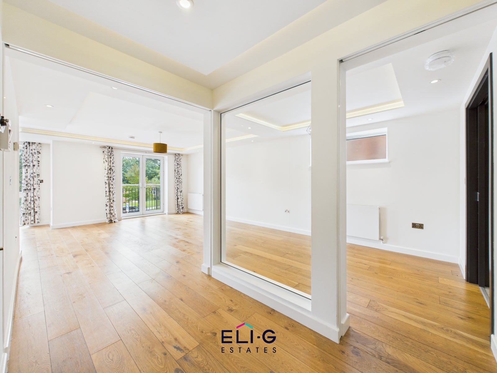 Flat Parson Street in Greater London