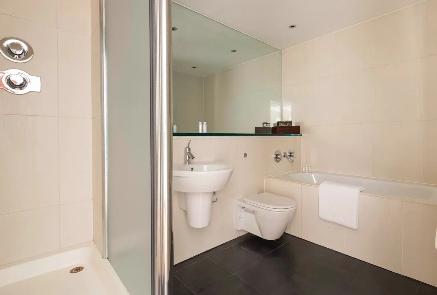 Flat Weston Street in Greater London
