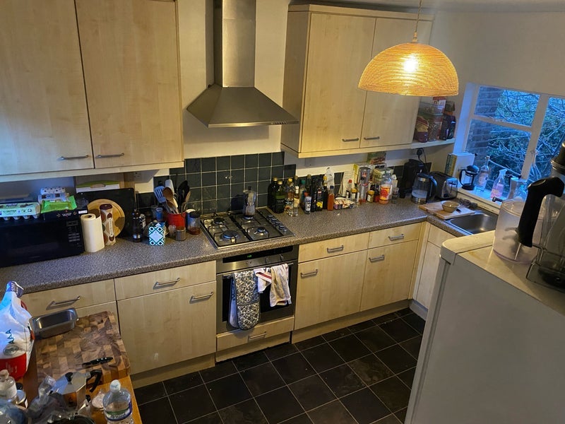 Room Kingsdown Road in Greater London