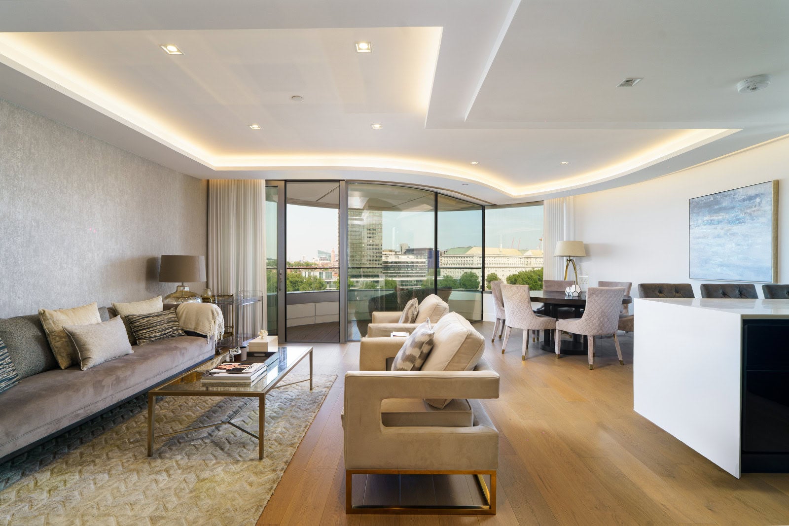 Flat Albert Embankment in Greater London